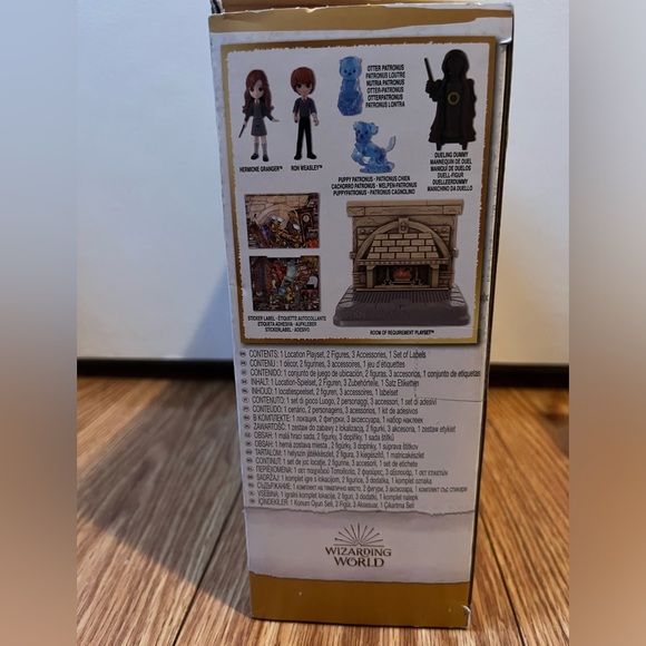 LOT BRAND NEW Harry Potter Room of Requirement playset & Hallmark Ornament - Picture 3 of 12